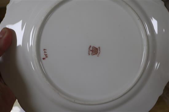 A Cauldon fifteen piece part dinner service